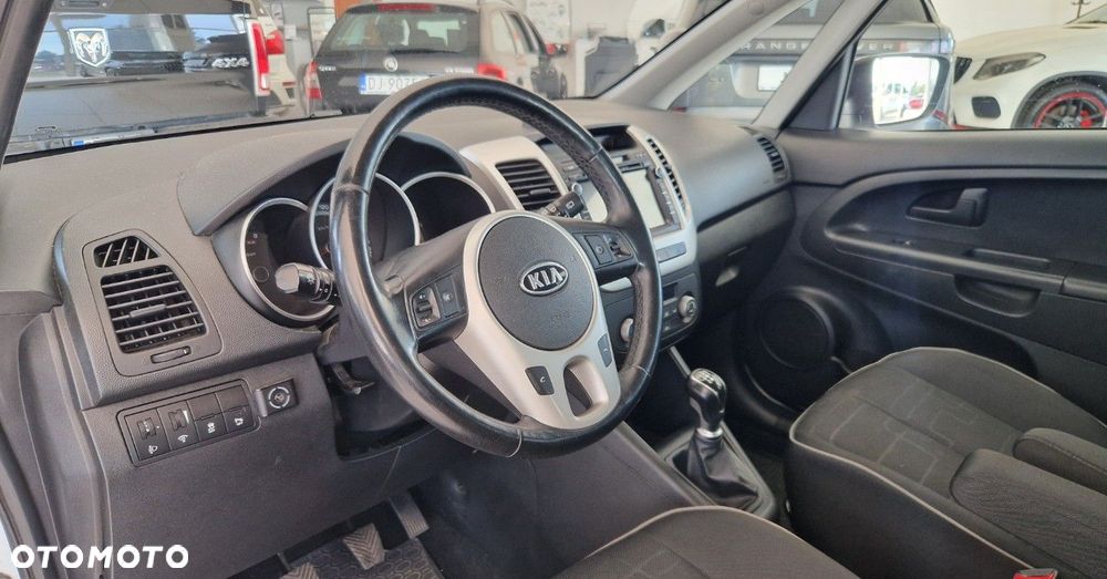 Kia Venga - 18