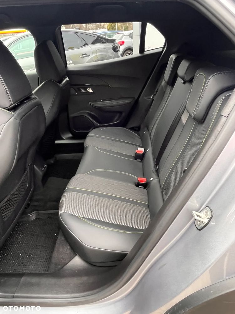 Peugeot 2008 PureTech mHEV GT E-DCS6 - 12