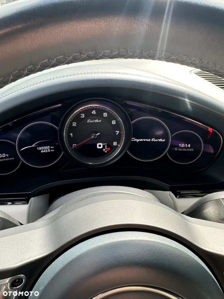 Porsche Cayenne Turbo - 6