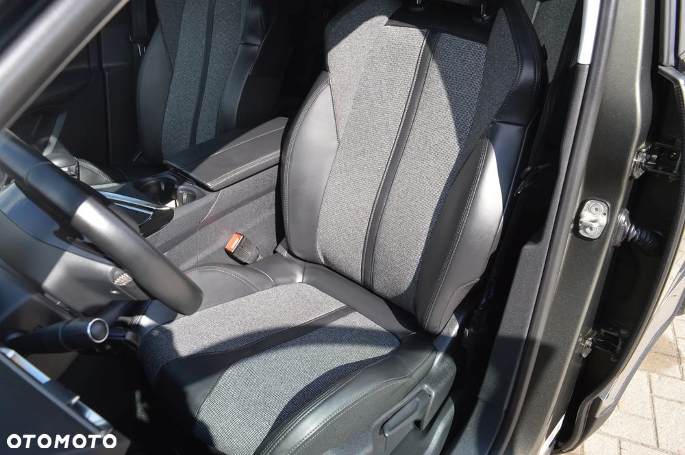 Peugeot 3008 1.2 PureTech Allure S&S - 16