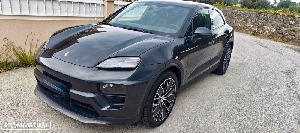 Porsche Macan Electric 4 - 32