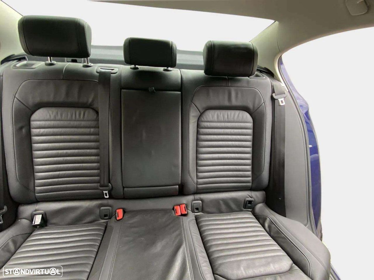 VW Passat 1.6 TDI BlueMotion - 16