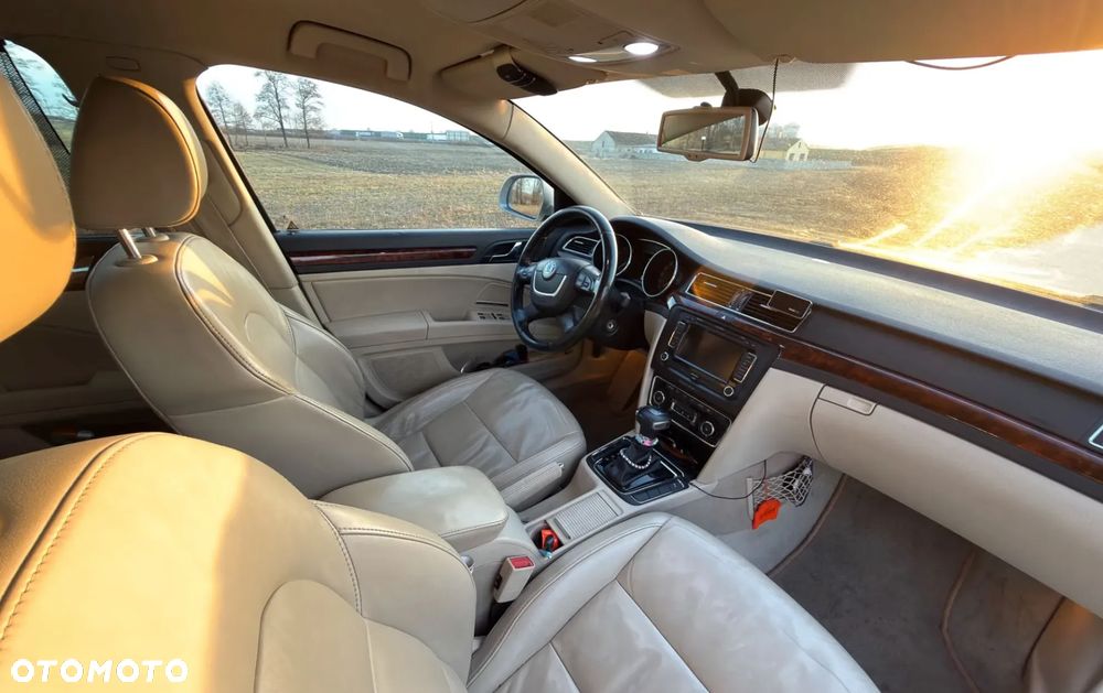 Skoda Superb 2.0 TDI Platinum DSG - 6