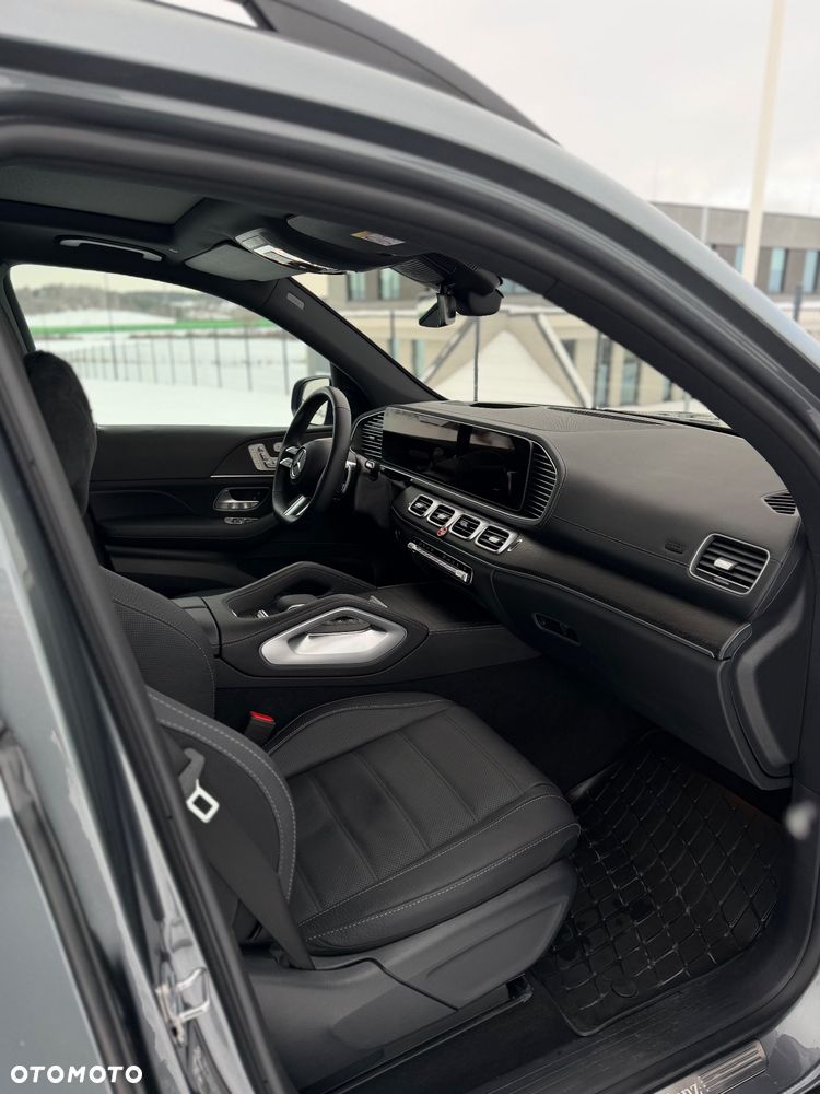 Mercedes-Benz GLS - 12