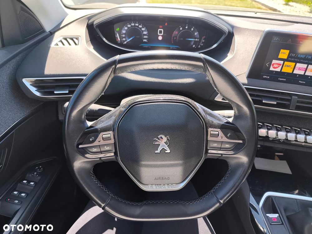 Peugeot 3008 1.2 PureTech Allure S&S - 5