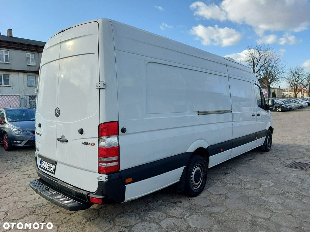 Mercedes-Benz Sprinter - 5
