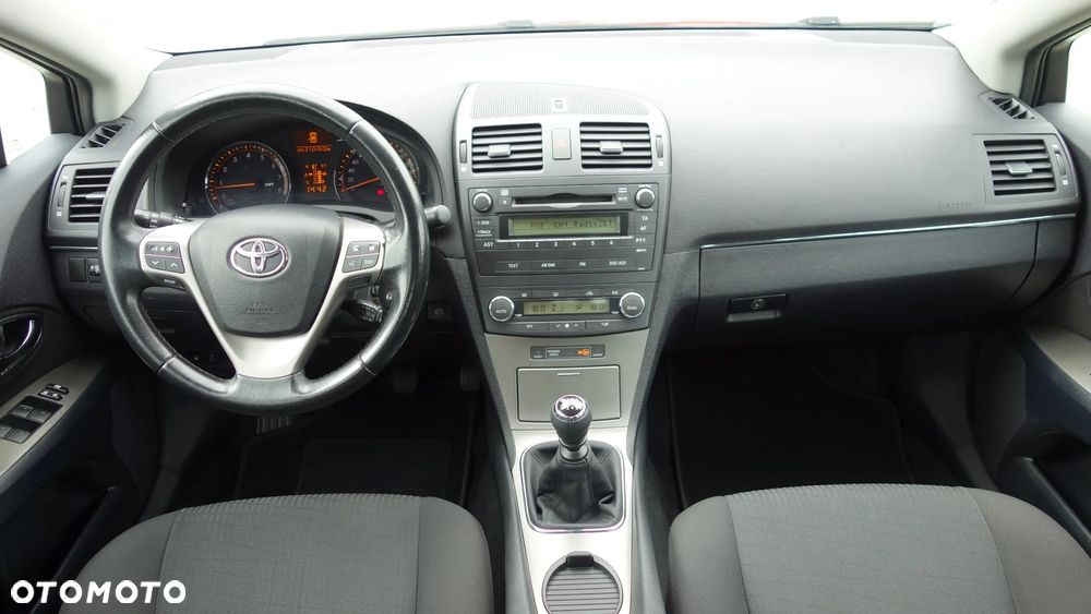 Toyota Avensis 1.8 Sol - 19