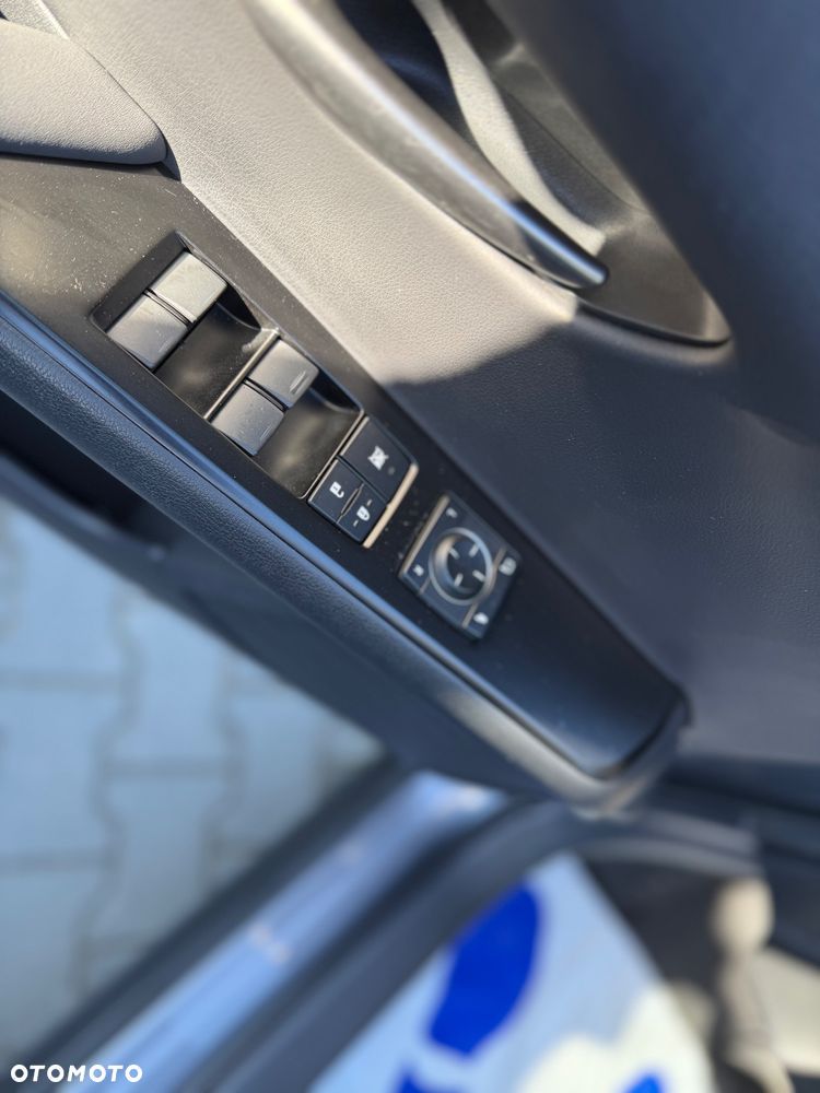 Lexus UX 250h Elegance 2WD - 9
