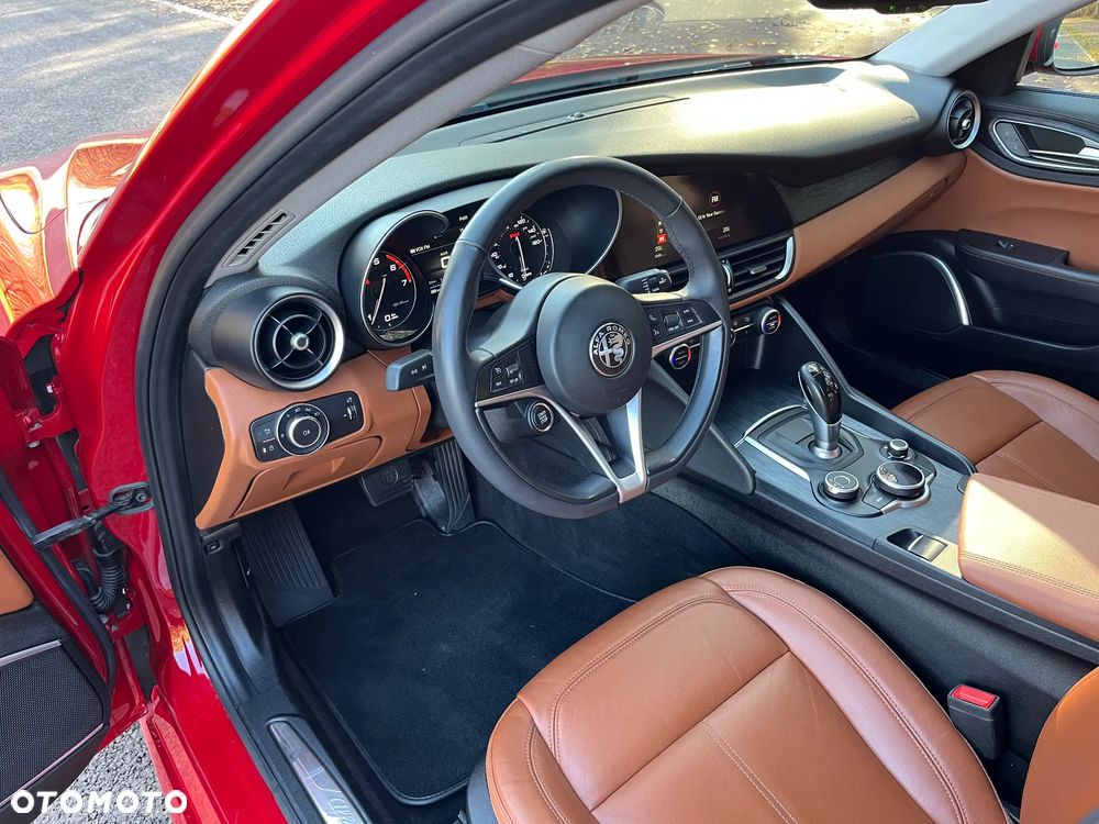 Alfa Romeo Giulia - 12