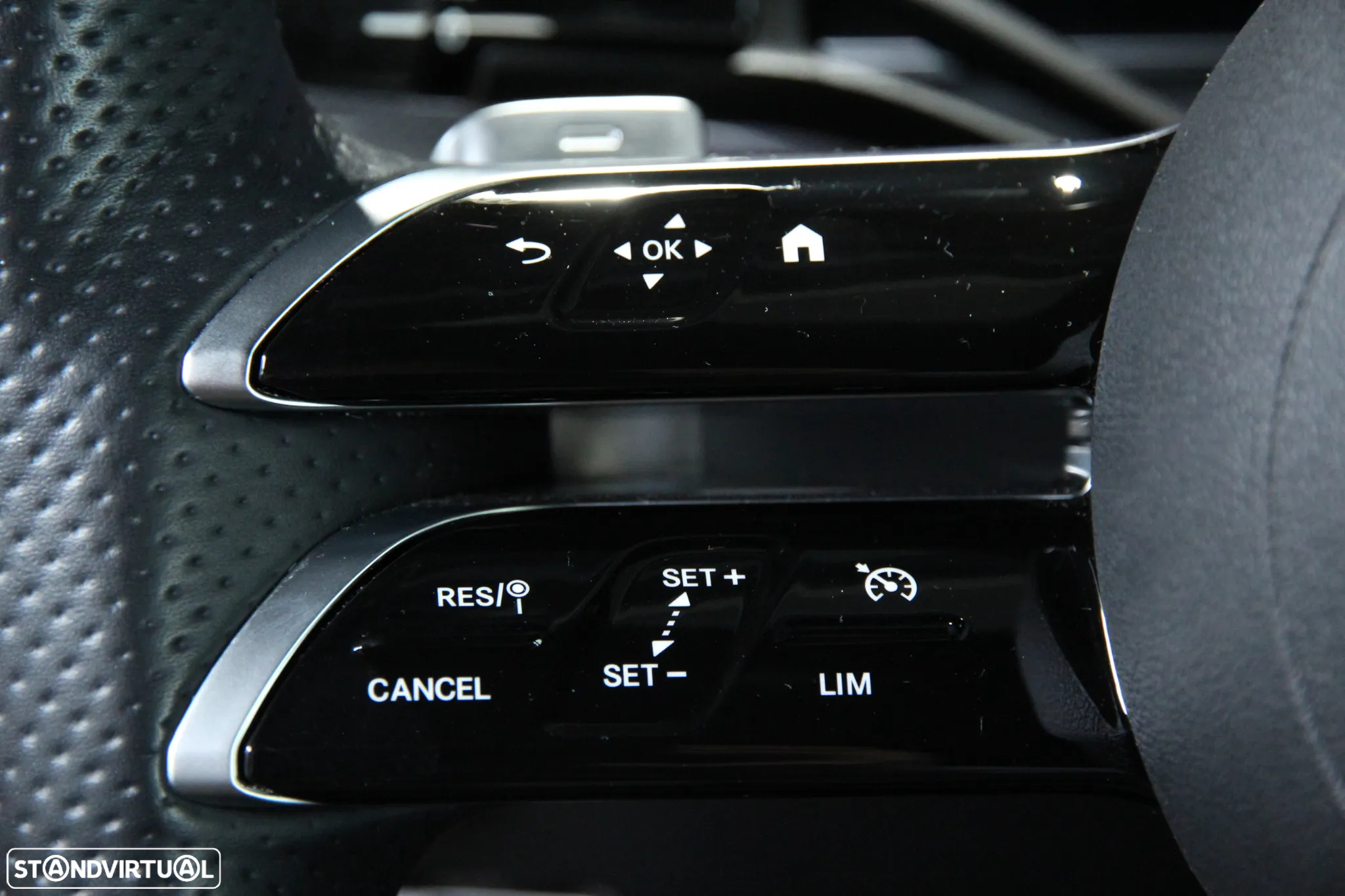 Mercedes-Benz C 300 d AMG Line - 16