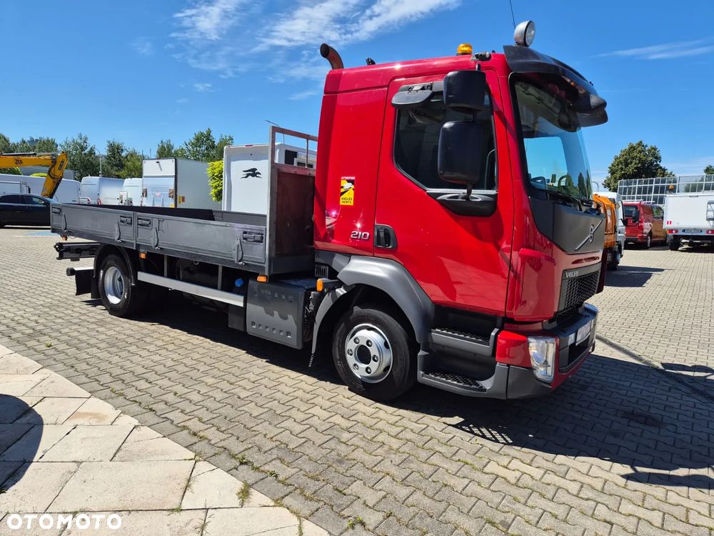 Volvo FL 210 4X2 / SKRZYNIA / HDS FASSI 1T / NISKI PRZEBIEG / SUPER STAN / KRÓTKI ROZSTAW OSI / DUŻA ŁADOWNOŚĆ / EURO 6 / NOWE TYLNE OPONY - 2