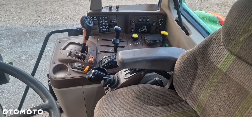 John Deere 6220 - 21