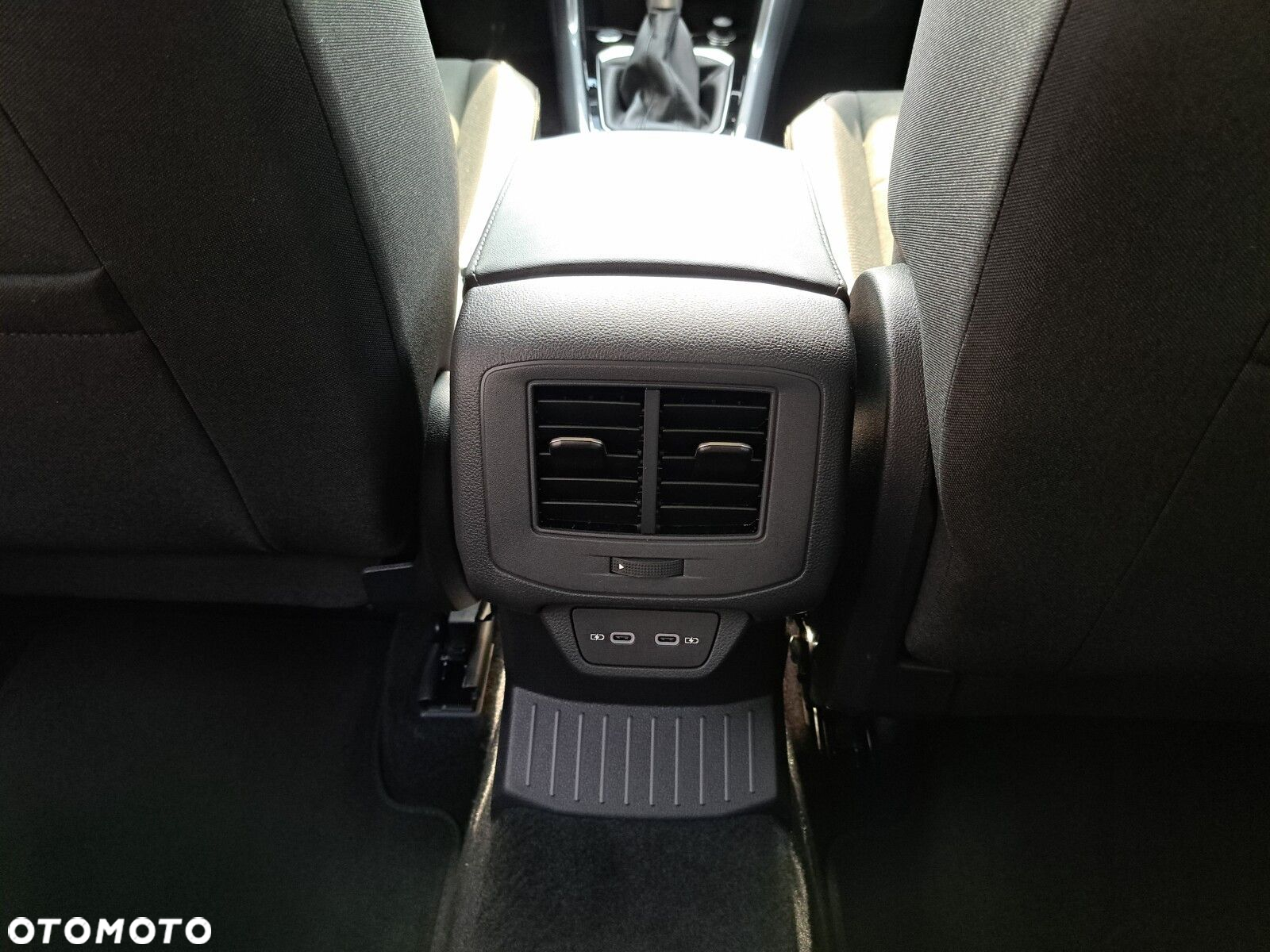 Volkswagen T-Roc 1.5 TSI Style DSG - 38