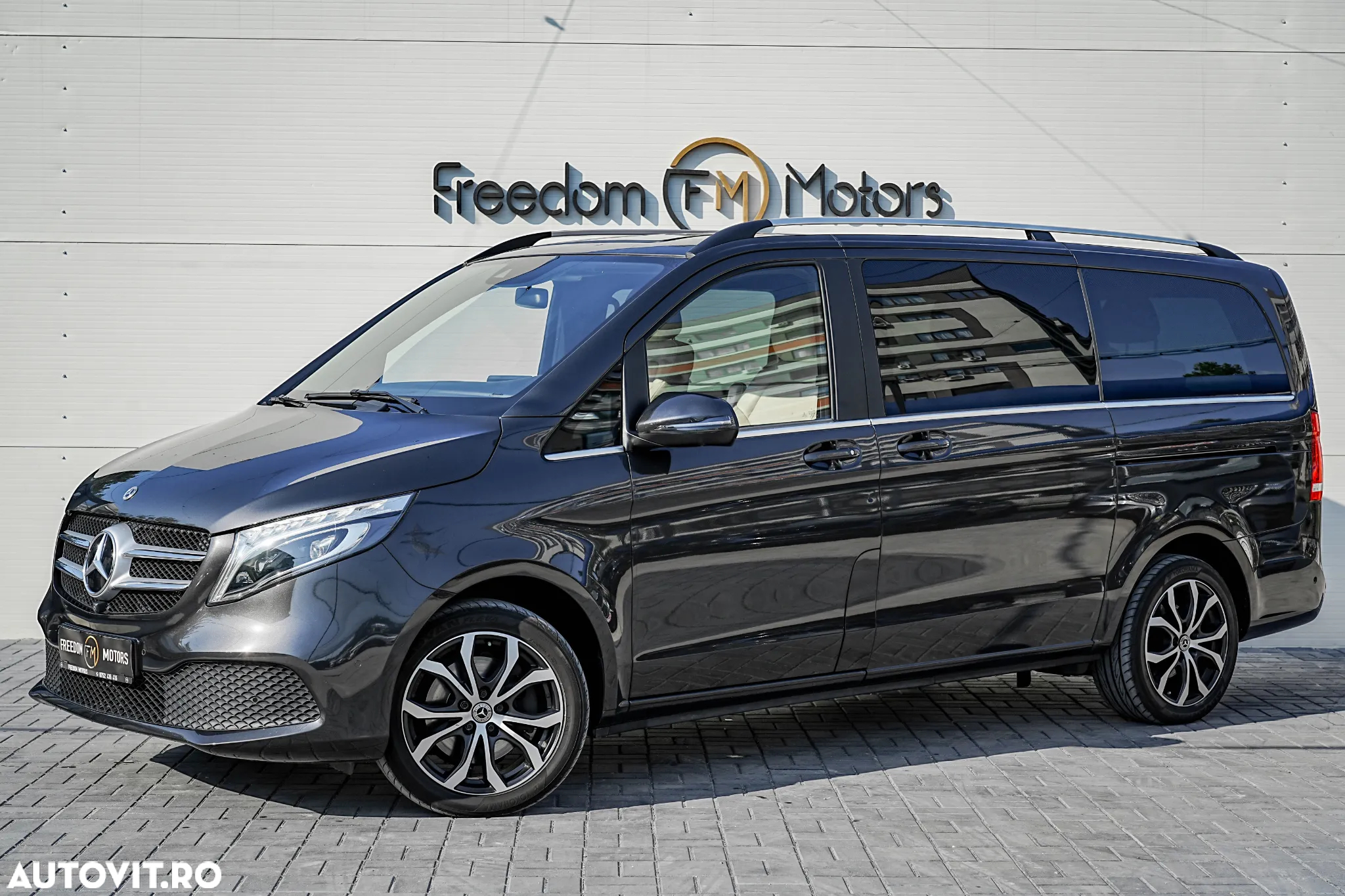 Mercedes-Benz V 250 d lang 4Matic 9G-TRONIC Avantgarde Edition 2023 - 7