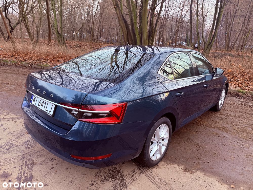 Skoda Superb 2.0 TSI Ambition DSG - 9