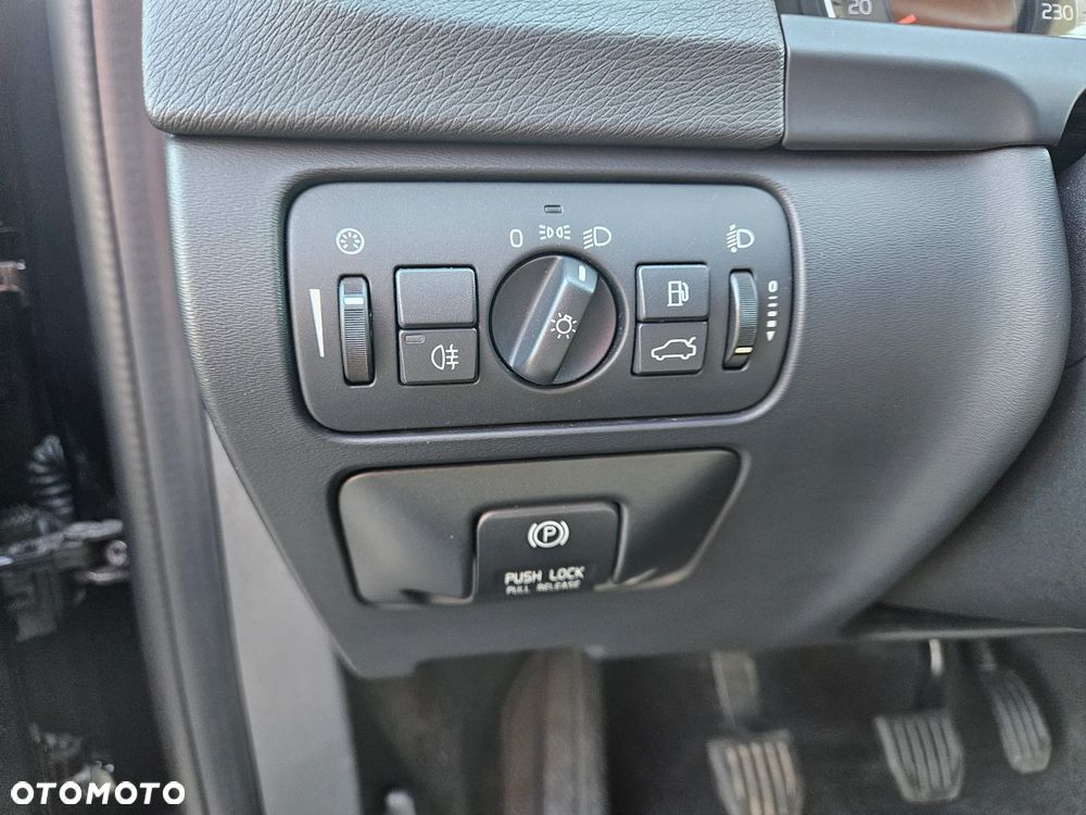 Volvo V60 D4 Momentum - 18