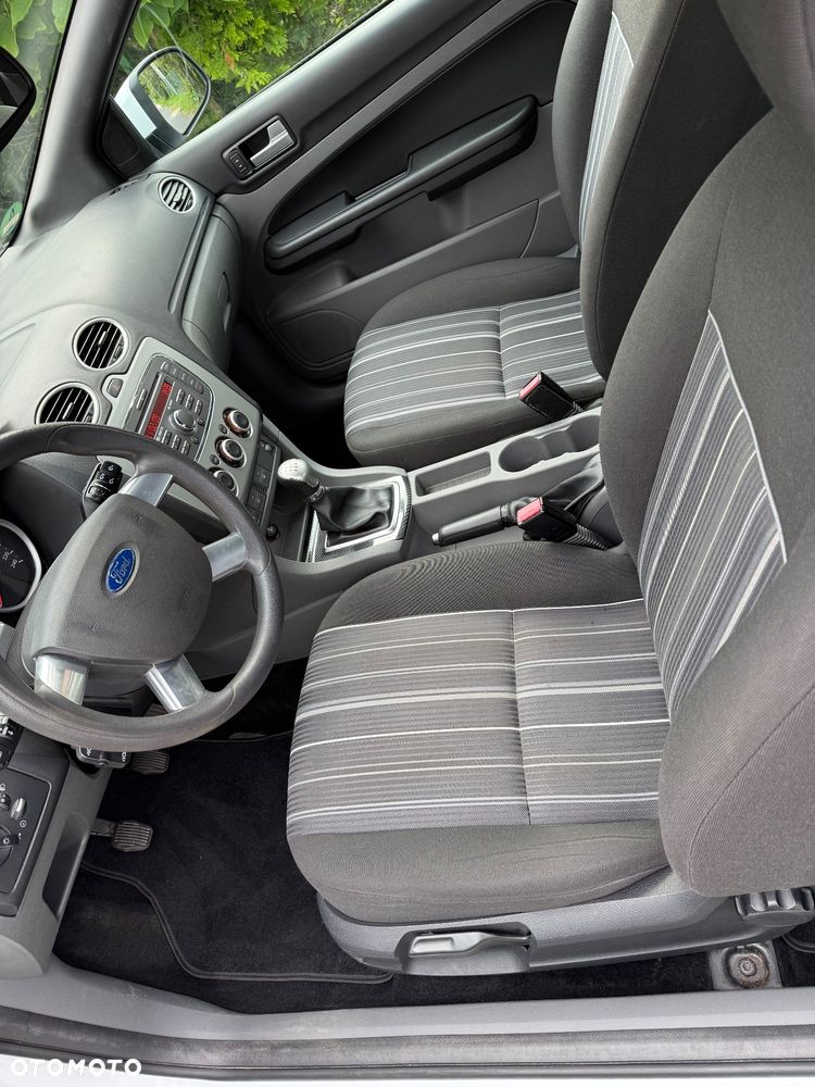 Ford Focus 1.6 16V Style+ - 9