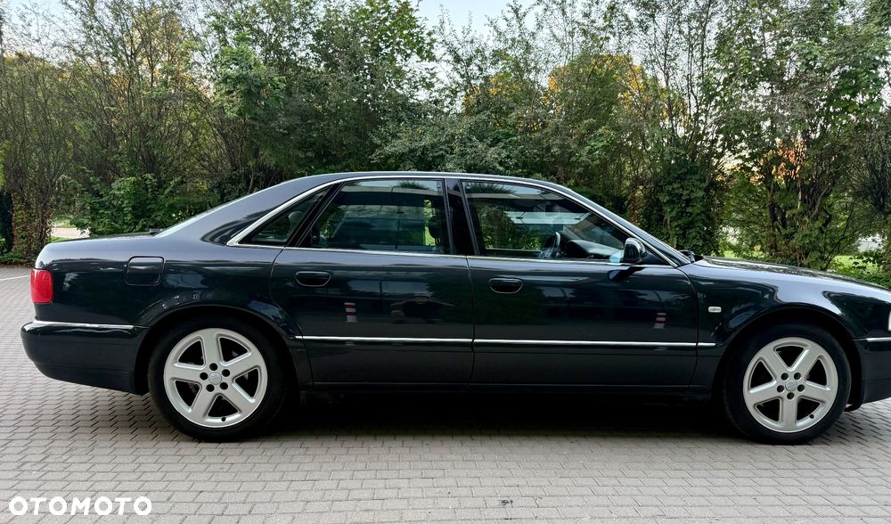 Audi A8 - 8
