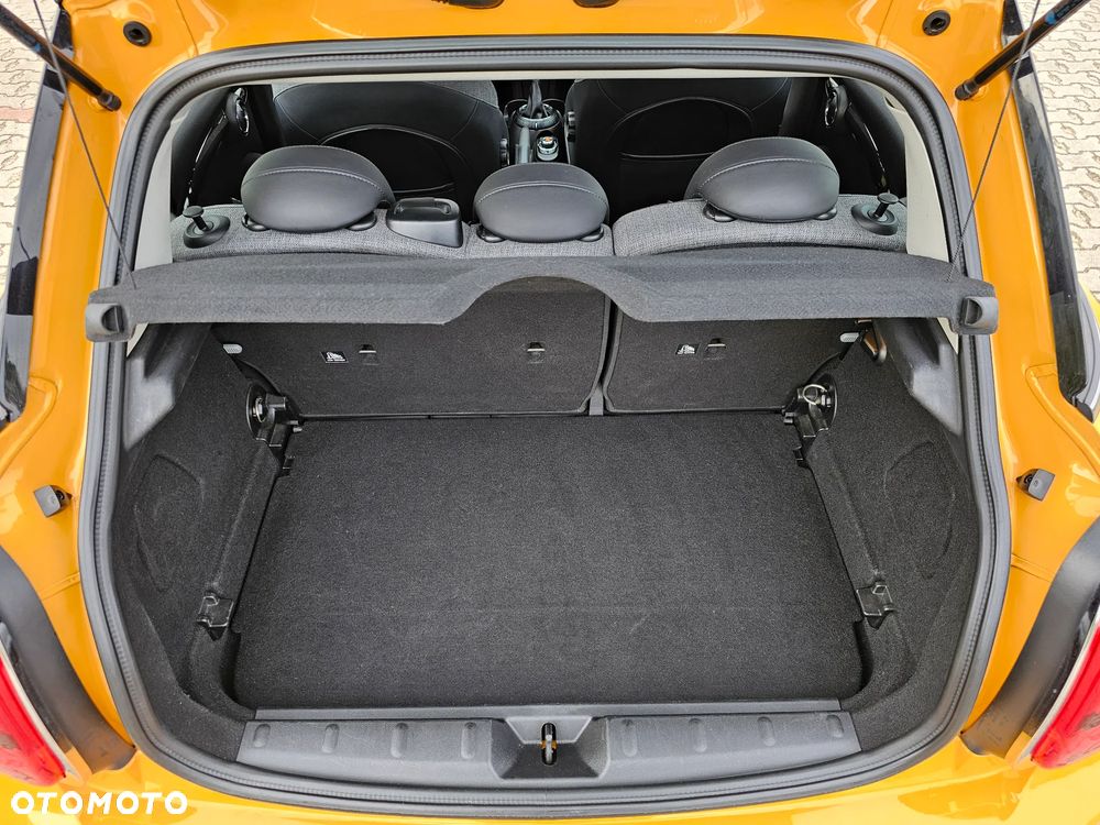 MINI Cooper Standard - 11