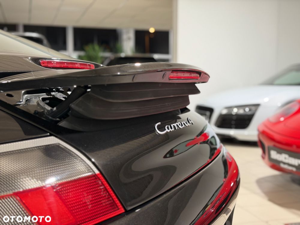 Porsche 911 Carrera - 9