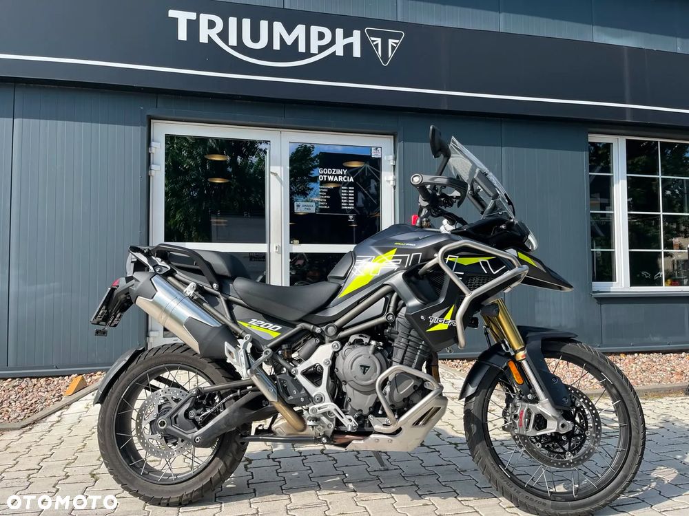 Triumph Tiger - 1