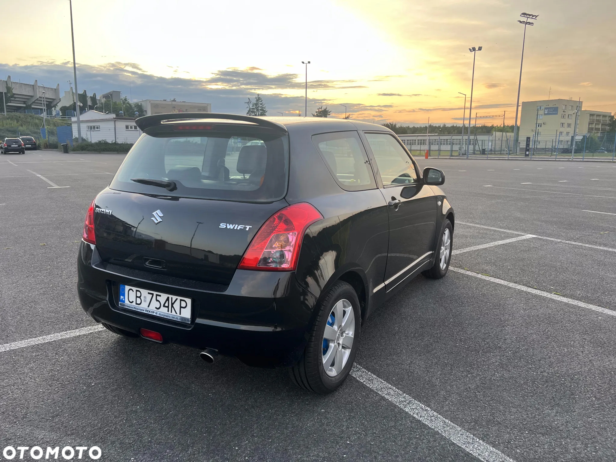 Suzuki Swift 1.3 Club - 4