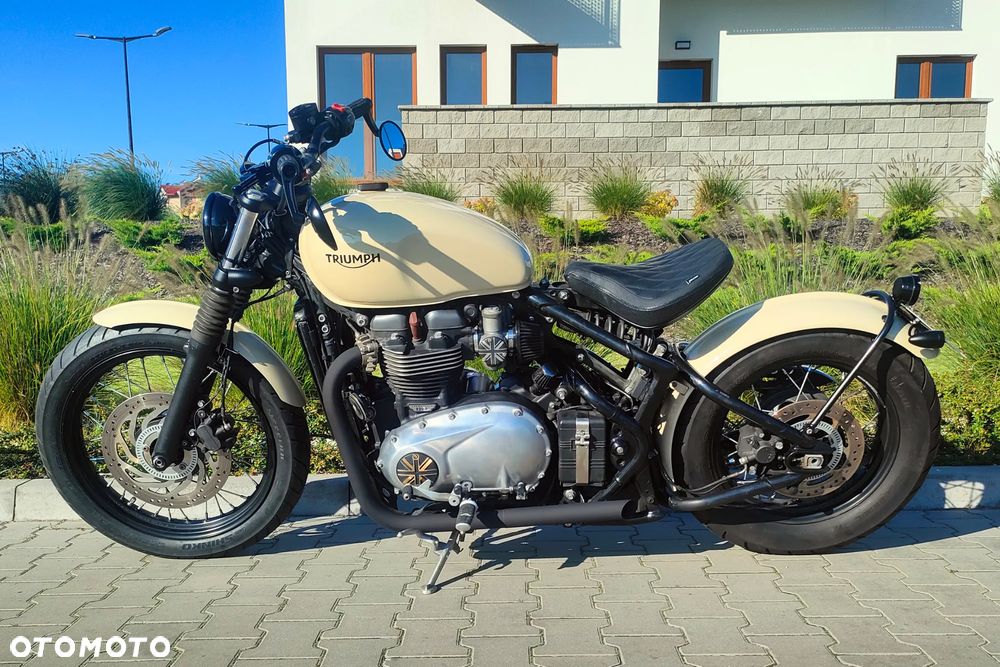 Triumph Bonneville Bobber - 10