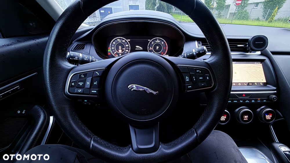 Jaguar E-Pace D240 AWD SE - 8