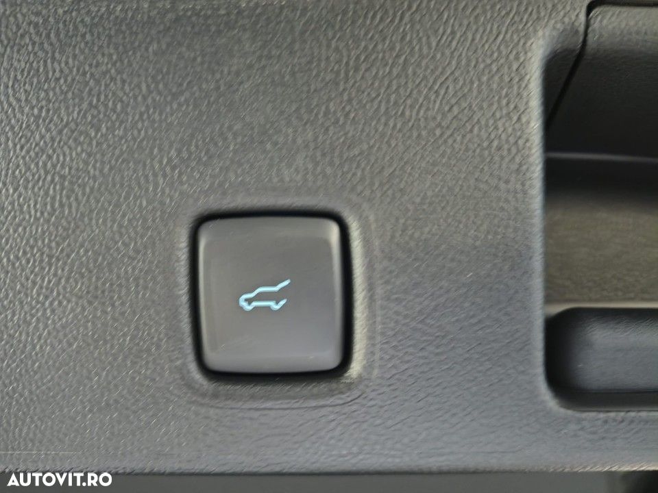 Ford Kuga - 10