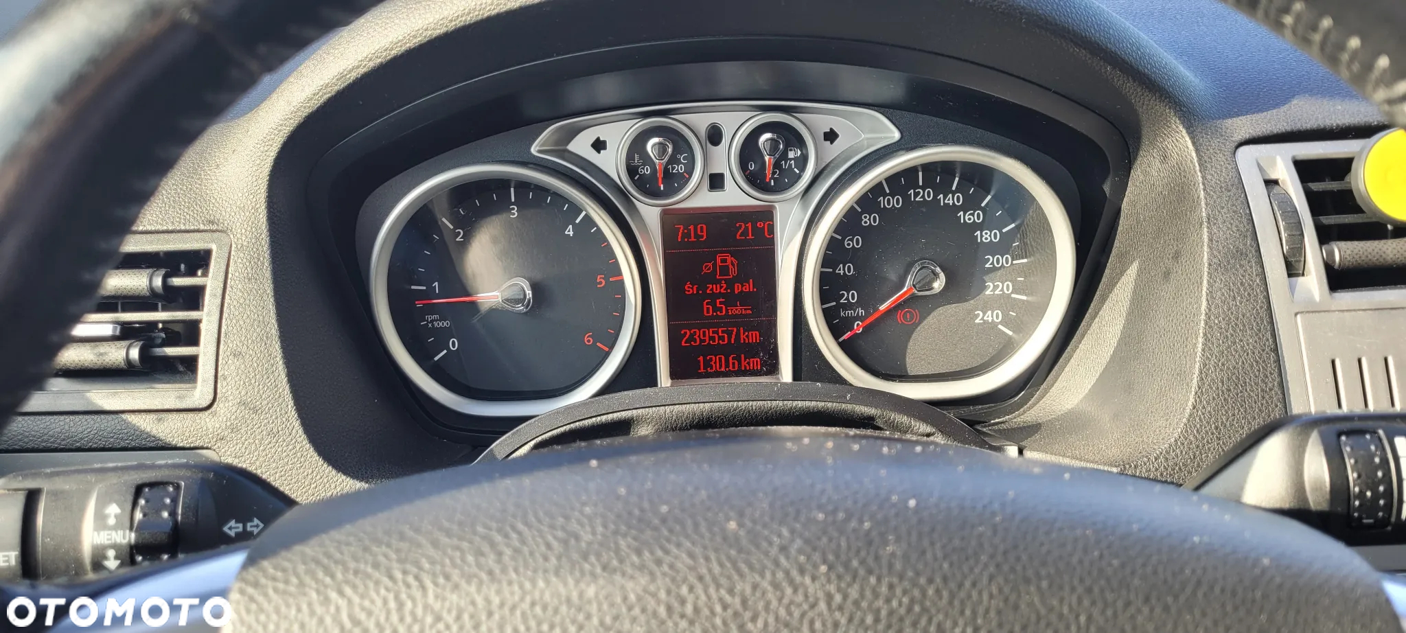 Ford Kuga - 9