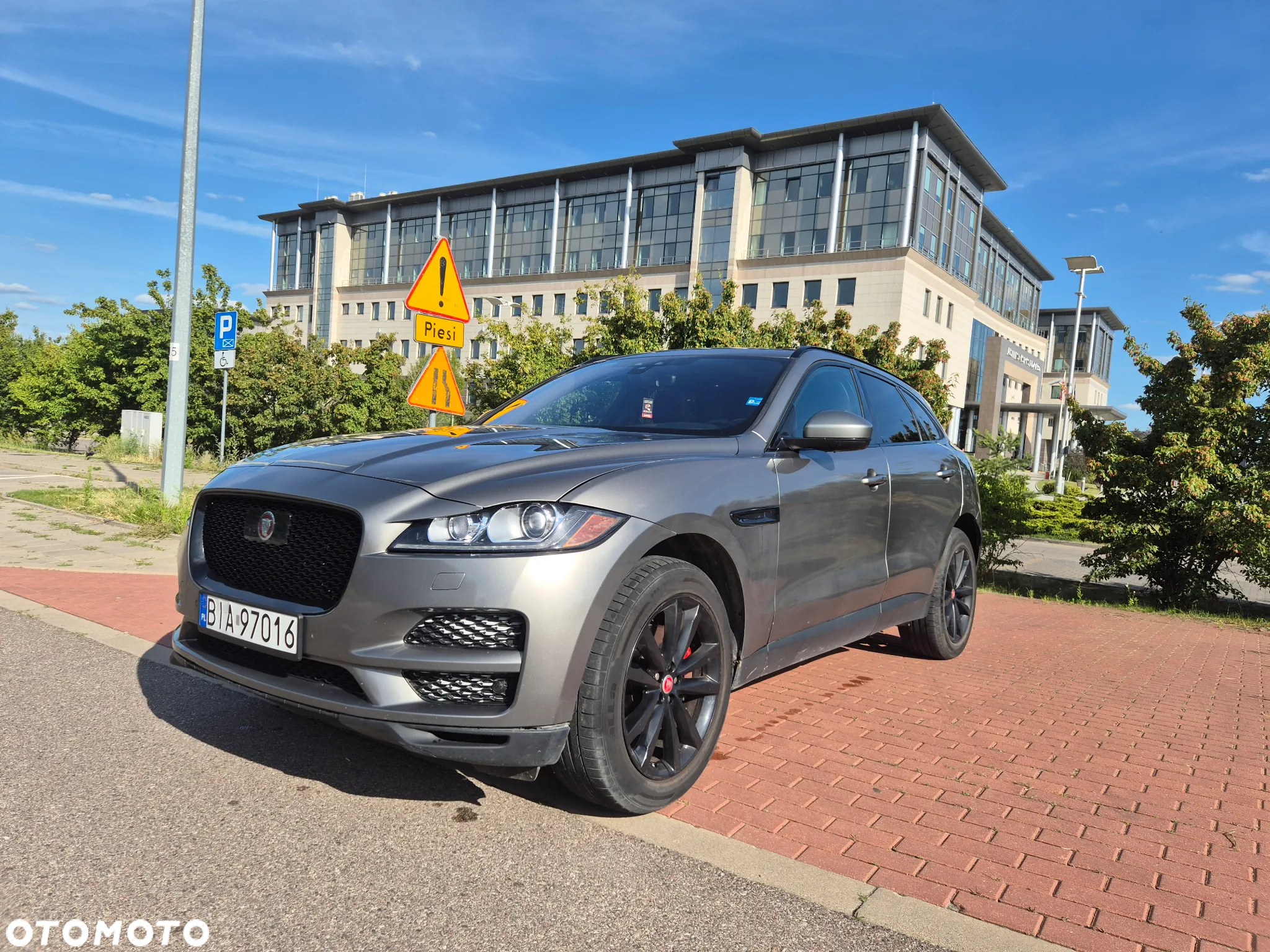Jaguar F-Pace 25t AWD Prestige - 6