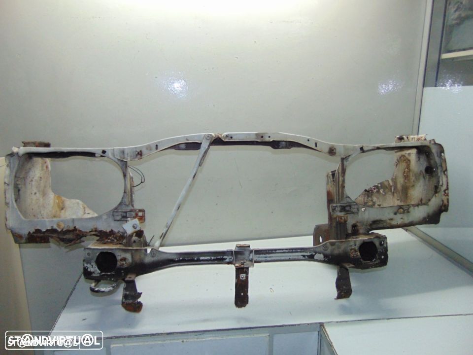 Mercedes W123 - frente de chapa com mascaras de faróis - 1