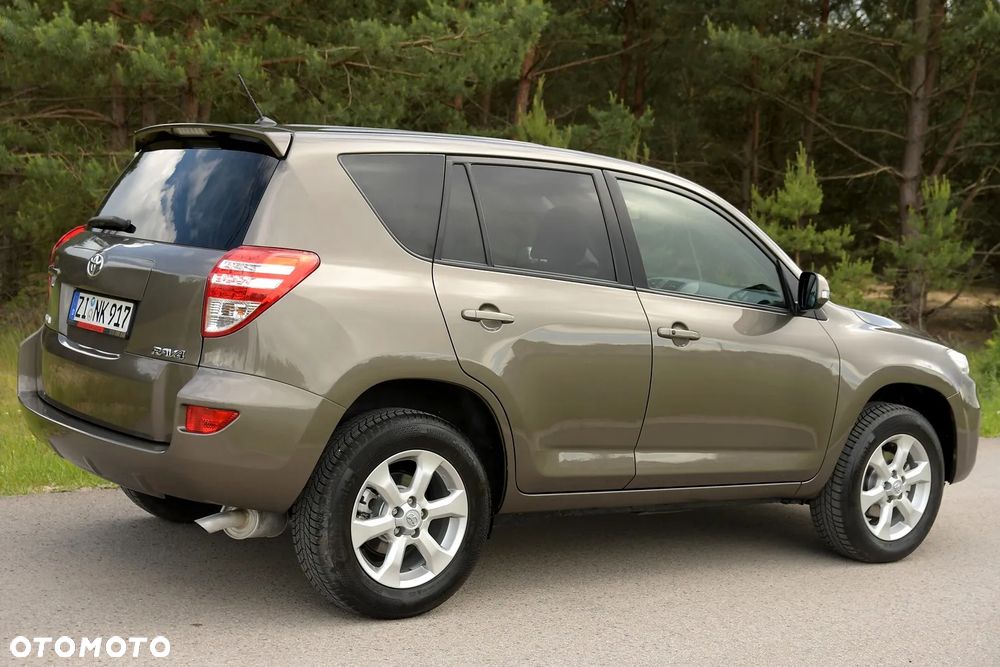 Toyota RAV4 - 9