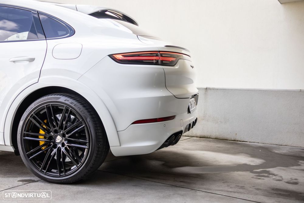 Porsche Cayenne Coupé E-Hybrid - 11