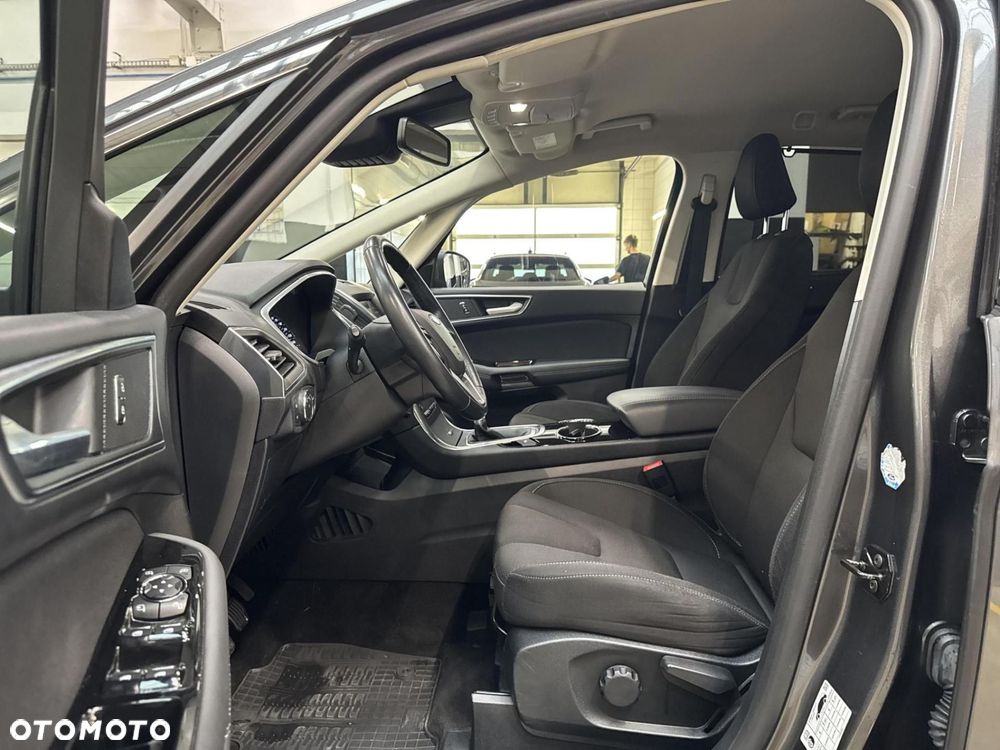 Ford S-Max - 9