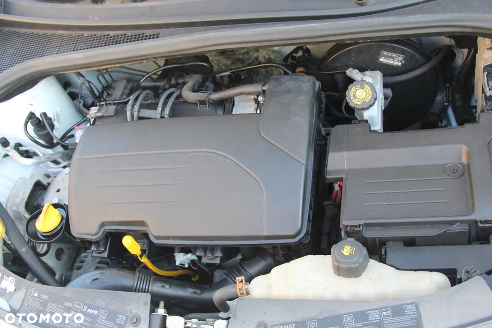 Renault Clio 1.2 16V 75 Yahoo - 4