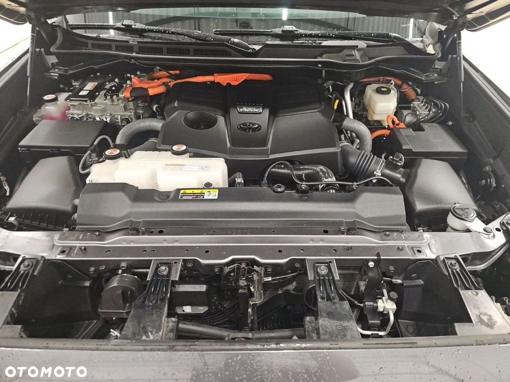 Toyota Sequoia - 8
