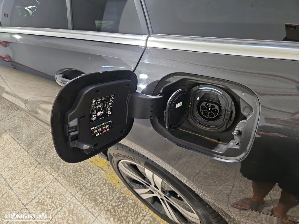 Mercedes-Benz C 300 e - 11