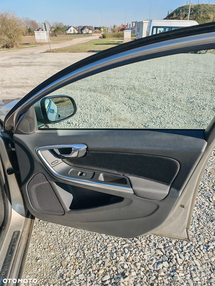 Volvo V60 D2 Kinetic - 16