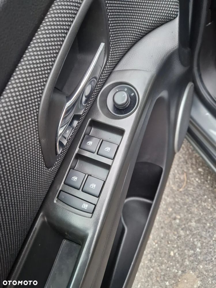 Chevrolet Cruze 1.6 LS+ - 9