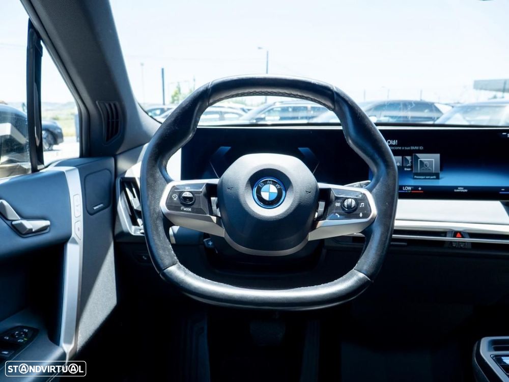 BMW iX xDrive 40 - 32