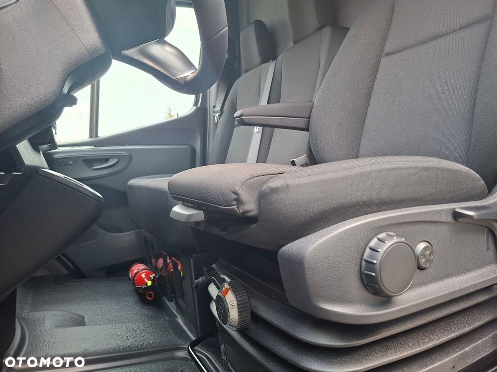 Mercedes-Benz Sprinter Sprinter - 12
