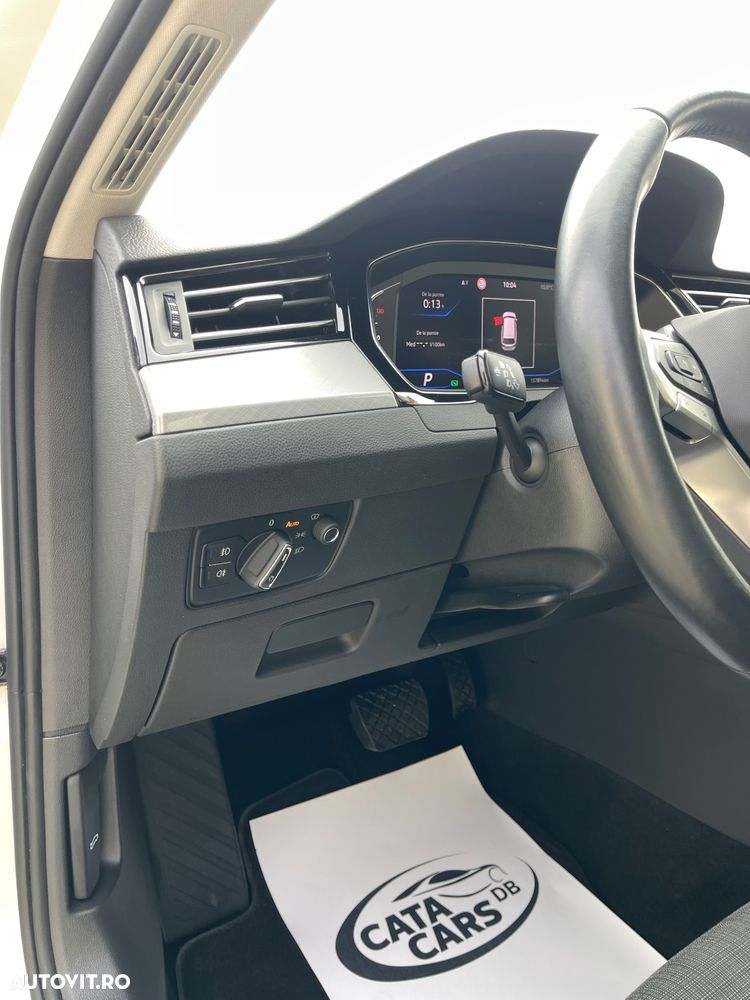 Volkswagen Passat - 31