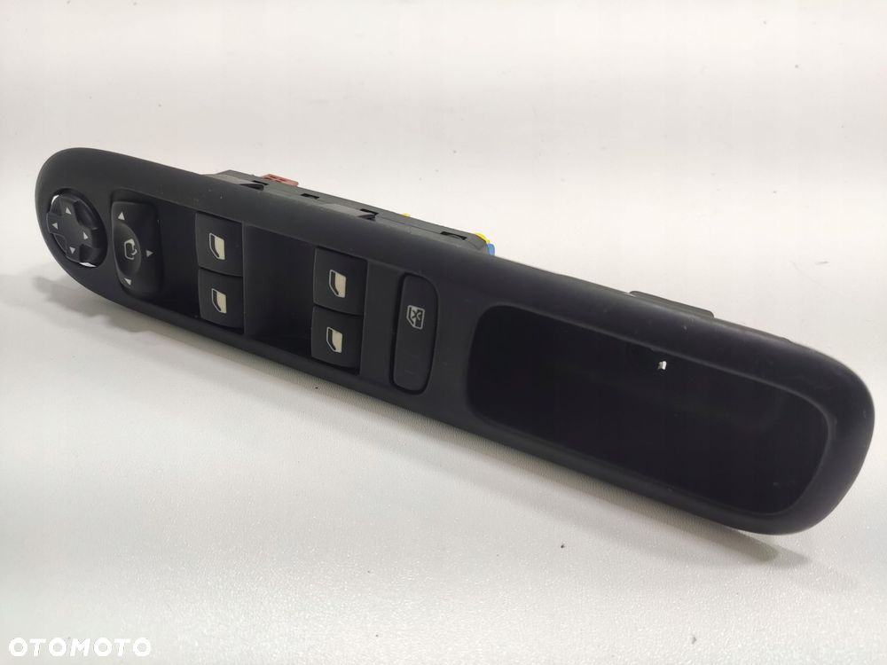 panel przeŁĄcznik szyb lewy przÓd peugeot 5008 i 2013-2016 lift 98144143zd - 2