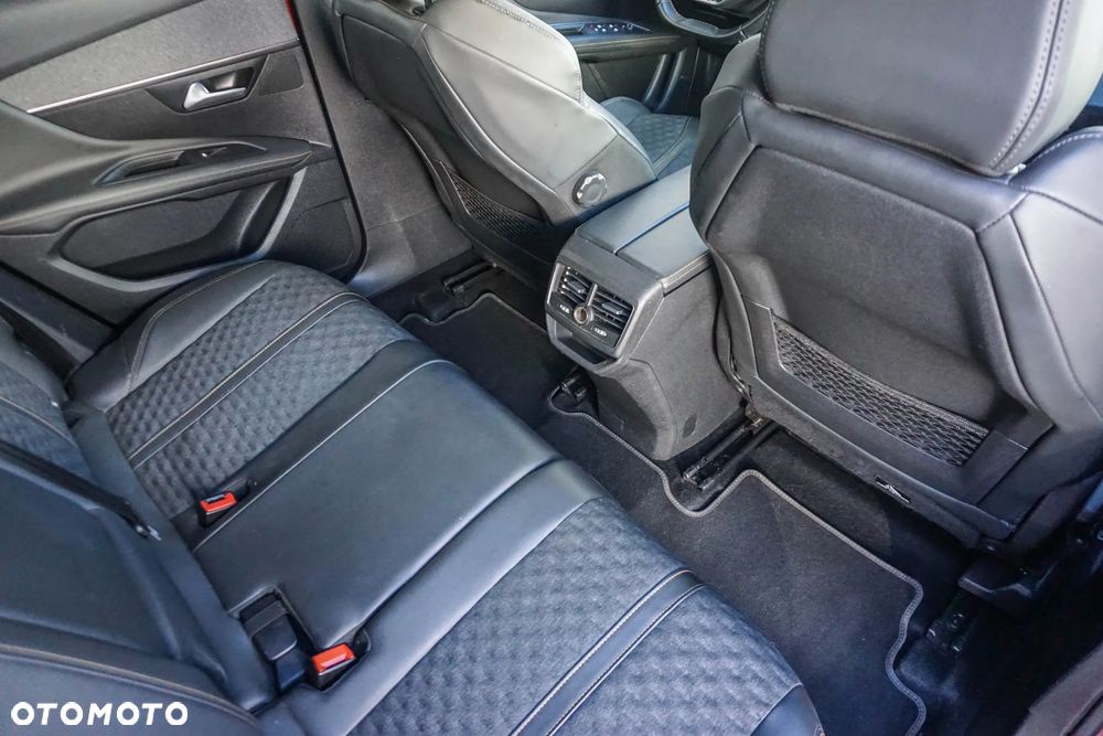 Peugeot 3008 1.2 PureTech Road Trip S&S EAT8 - 31