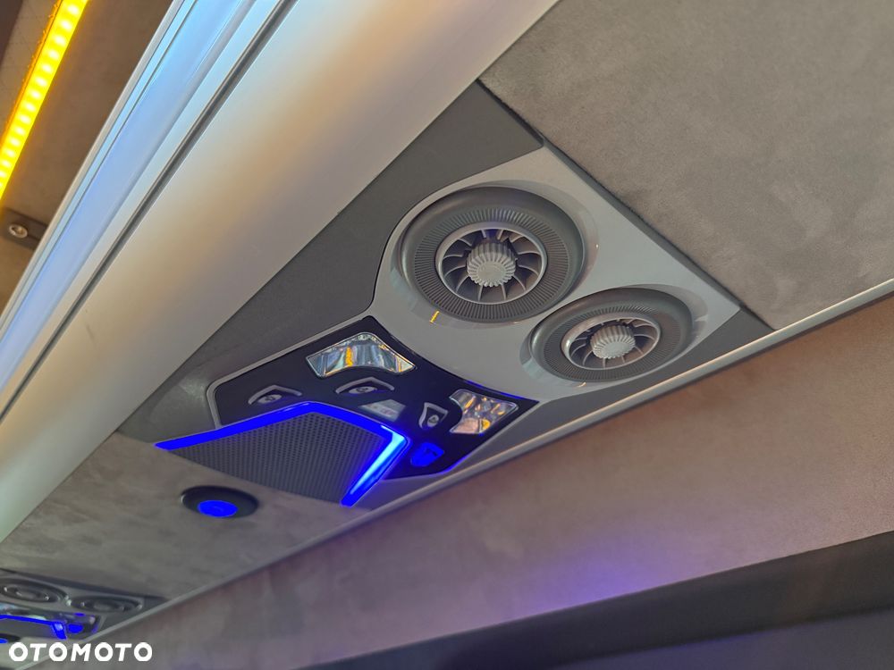 Mercedes-Benz Sprinter 519 - 30