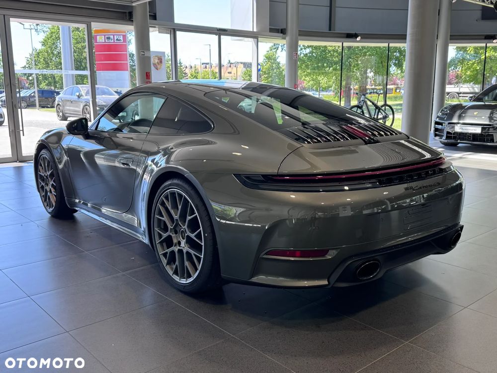 Porsche 911 Carrera 4S - 4
