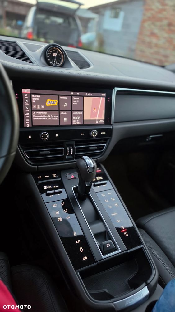Porsche Macan T - 15