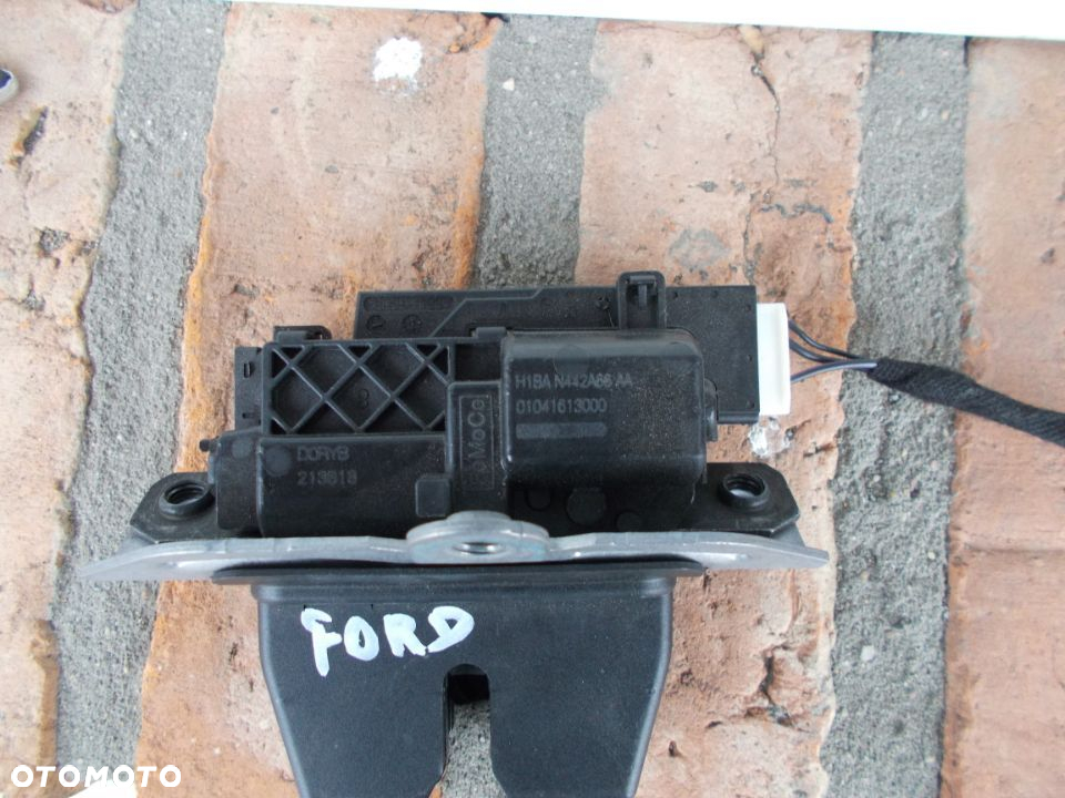 Ford Fiesta MK8 Zamek klapy tylnej - 2
