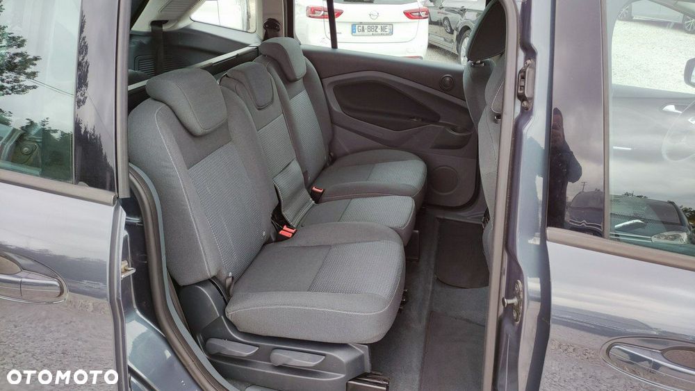 Ford Grand C-MAX - 25